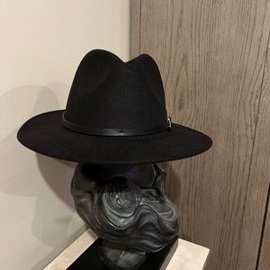 Black hat adjustable by Inc. new with tags